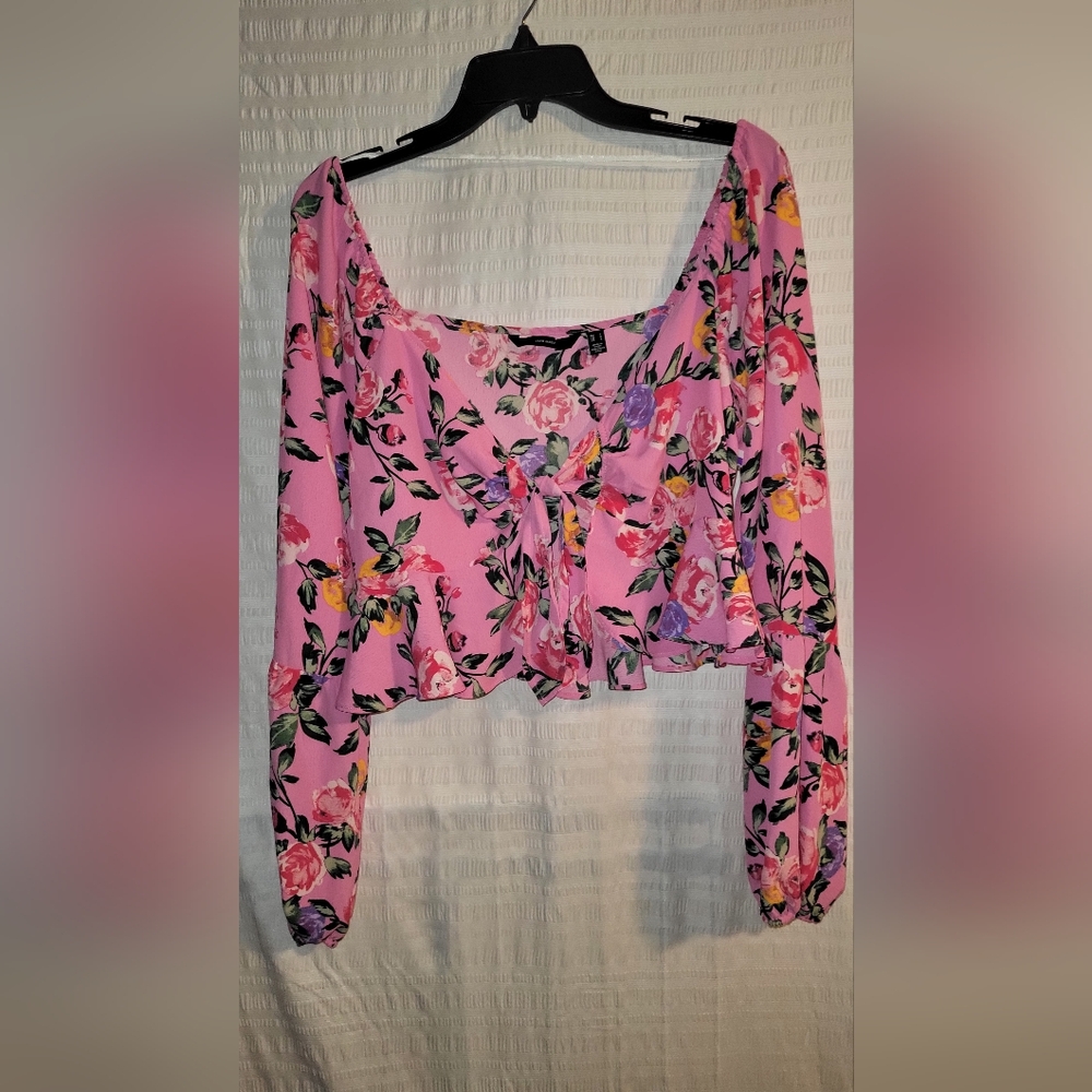 NWOT Vero Moda tie front crop top.  Boho style ready for festivals.